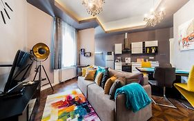 A43 Apartment